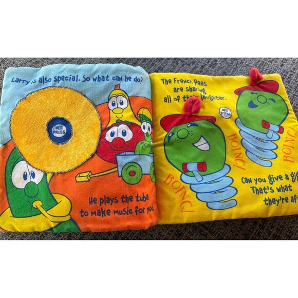 VeggieTales Soft Sounds Fabric Book God Made You Special - Picture 3 of 8
